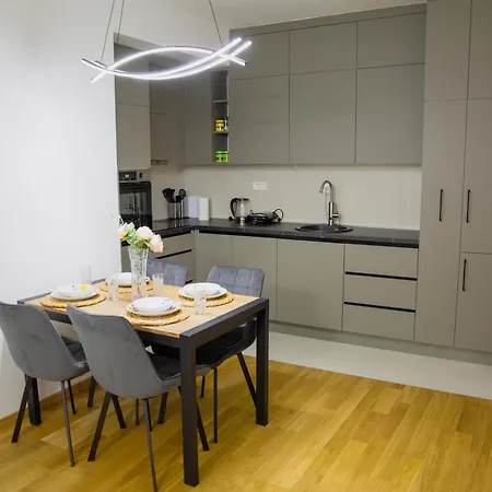 アパート Urban Nest - New *