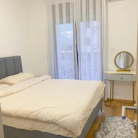 Apartment Urban Nest - New